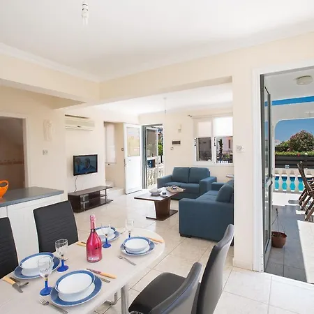 Thaliana Gardens Villa *